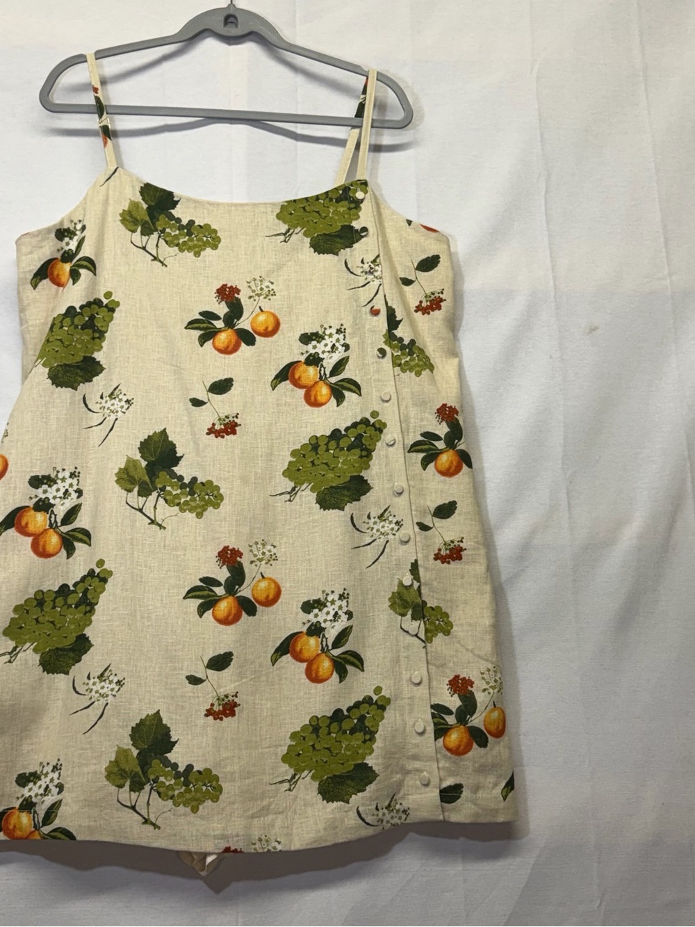 Abercrombie & Fitch Linen Blend Button Skort in a tan fruit pattern.XLT - Picture 2 of 10